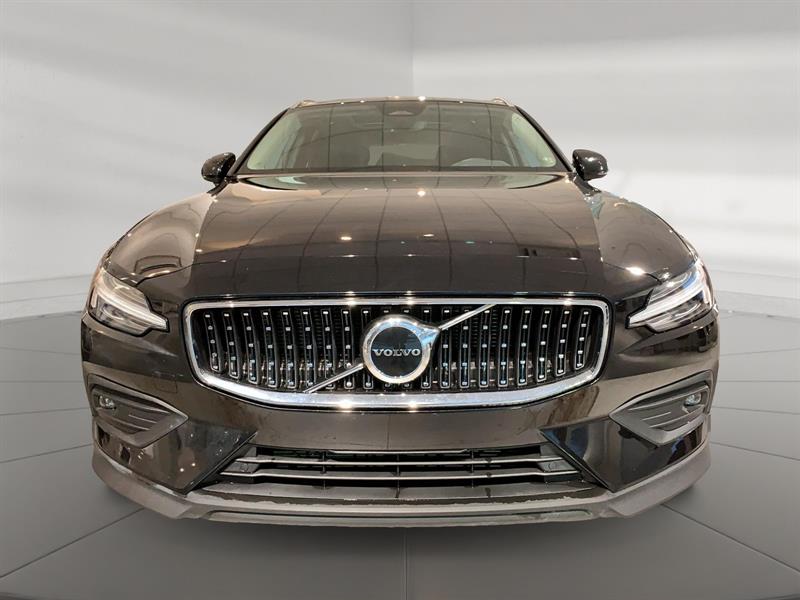 volvo V60 2025 - 2