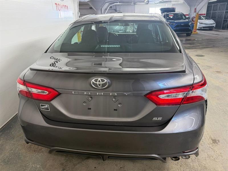 toyota Camry 2020 - 18