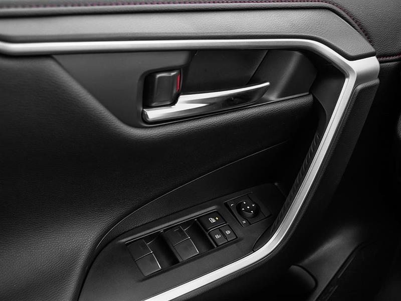 2025 Toyota RAV4 - Image 15