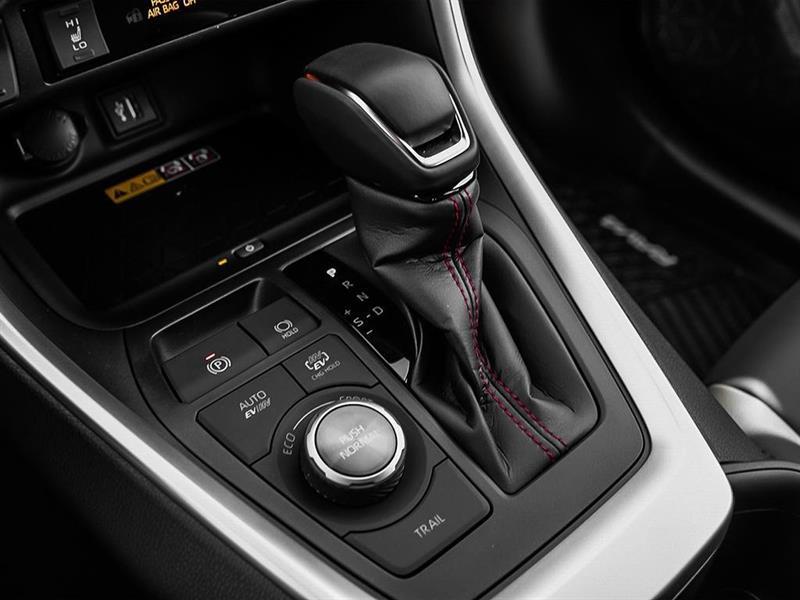 2025 Toyota RAV4 - Image 16