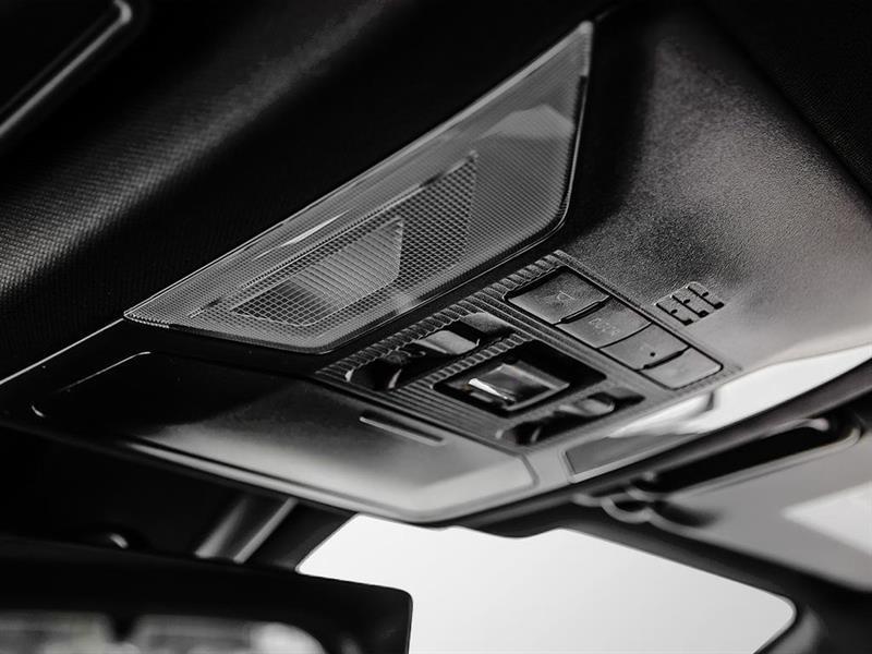 2025 Toyota RAV4 - Image 18