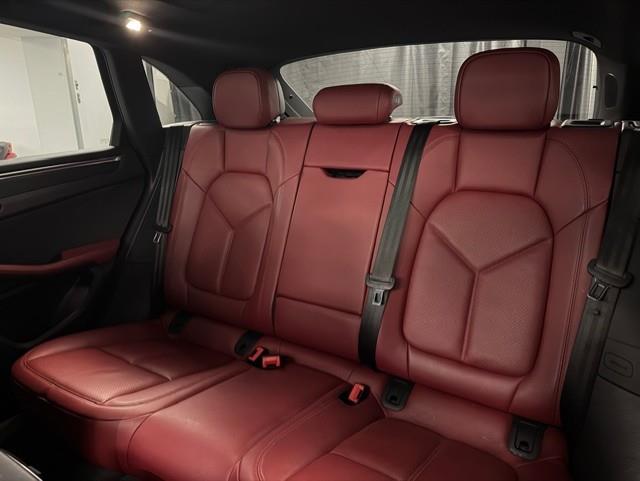 porsche Macan 2023 - 25