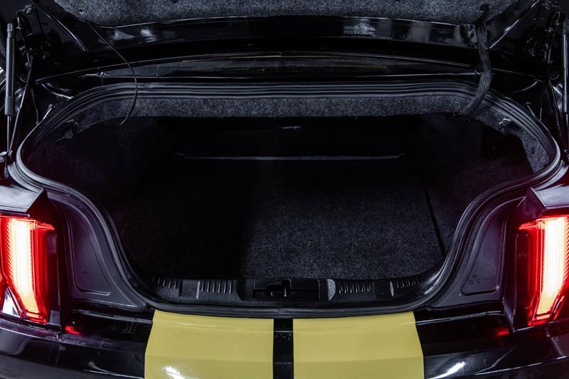 2020 Ford Mustang - Image 12