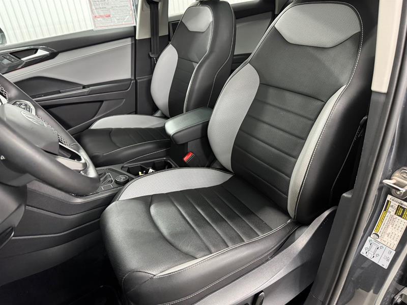 2022 Volkswagen Taos - Image 11