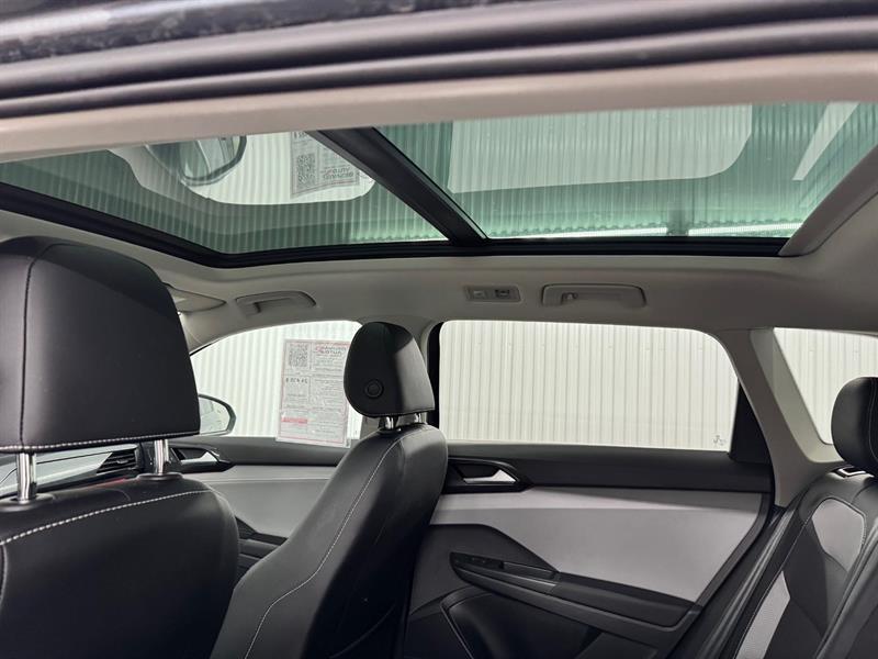 2022 Volkswagen Taos - Image 17