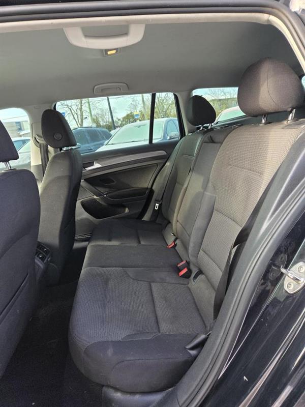 2019 Volkswagen Golf - Image 13