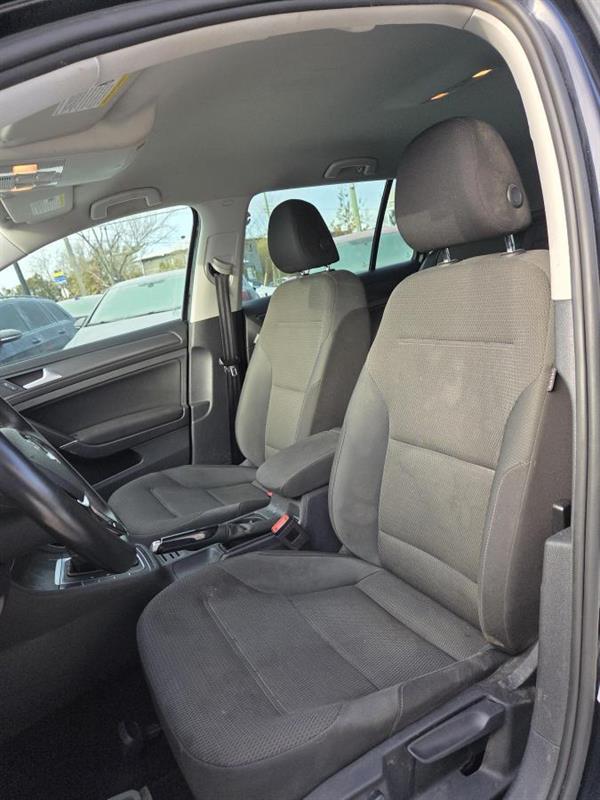 2019 Volkswagen Golf - Image 16