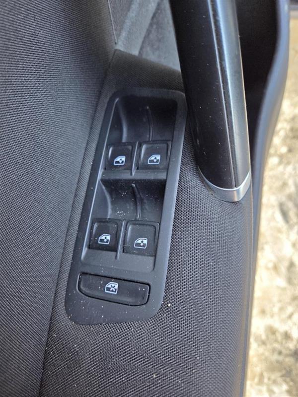 2019 Volkswagen Golf - Image 17