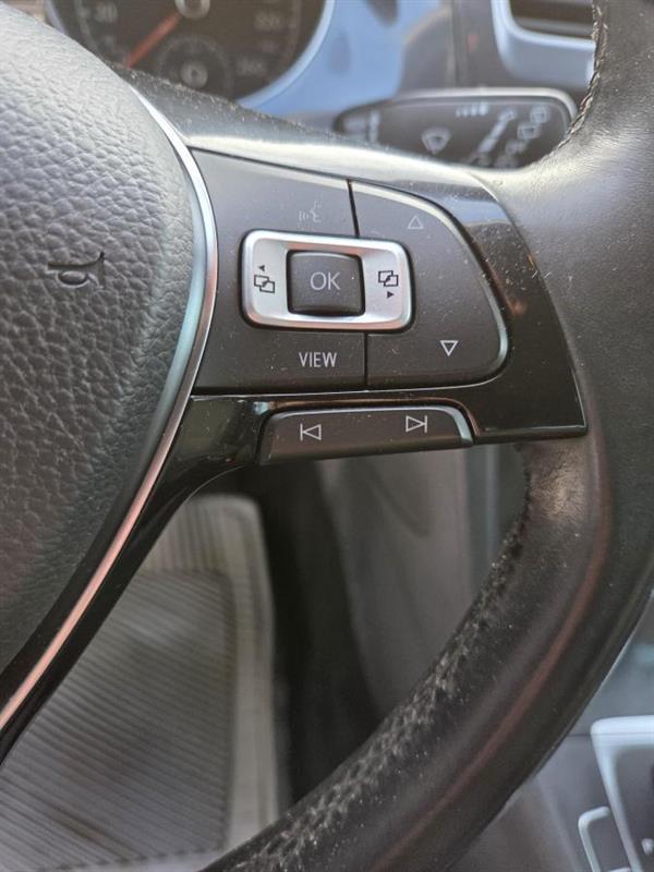 2019 Volkswagen Golf - Image 20