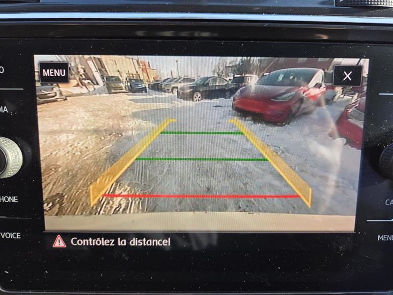 2018 Volkswagen Tiguan - Image 24