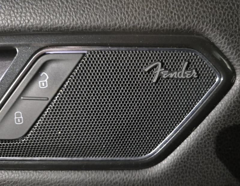 2018 Volkswagen Tiguan - Image 25