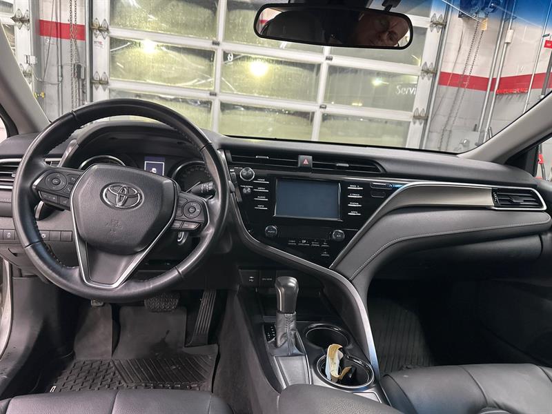 toyota Camry 2018 - 24