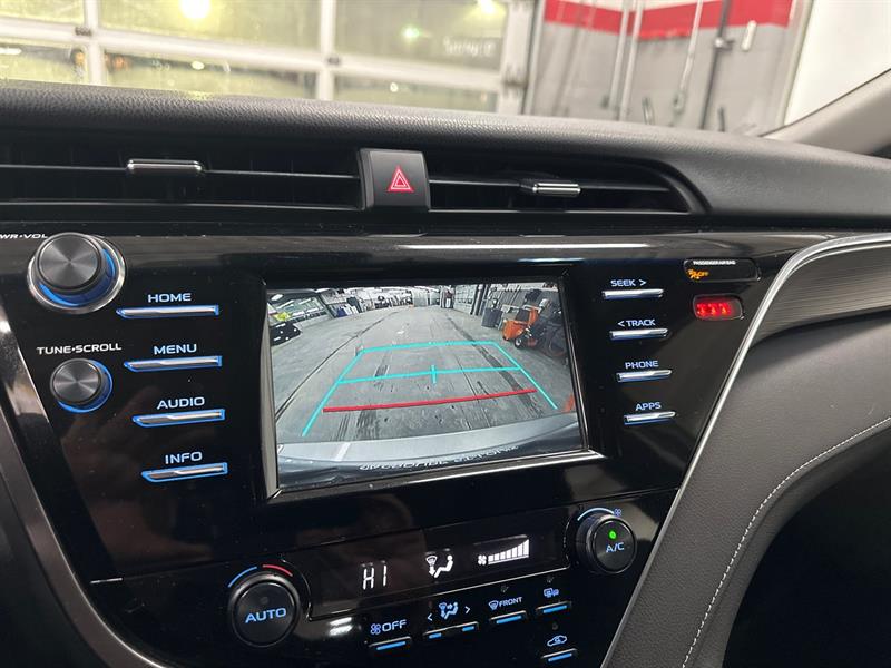 toyota Camry 2018 - 33