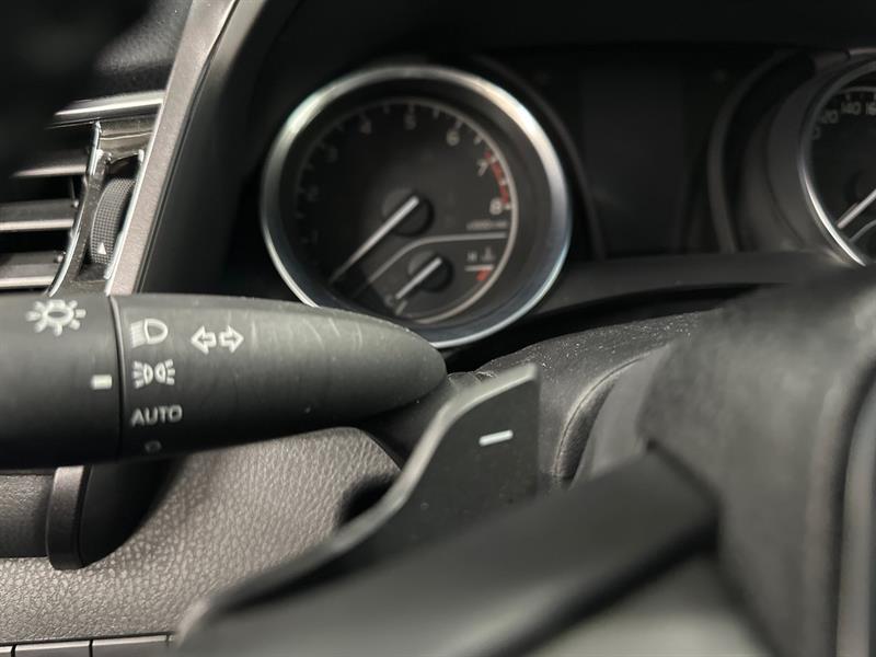 toyota Camry 2018 - 36