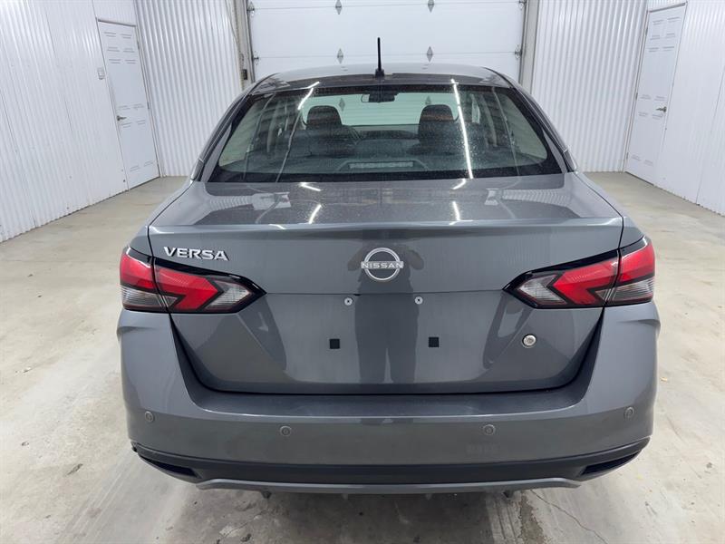 nissan Versa 2024 - 8