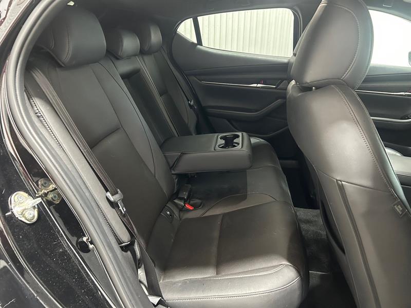 mazda Mazda3 Sport 2022 - 18