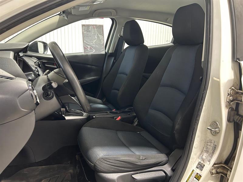toyota Yaris Sedan 2018 - 11