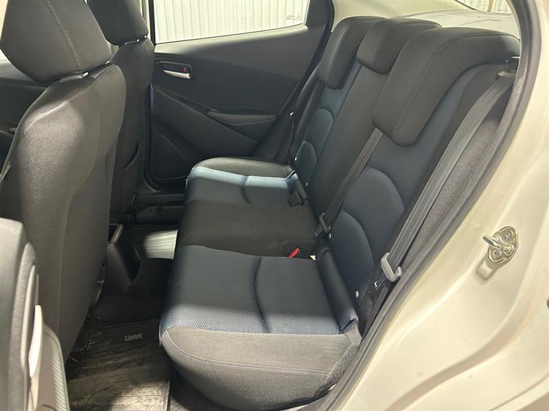 toyota Yaris Sedan 2018 - 16