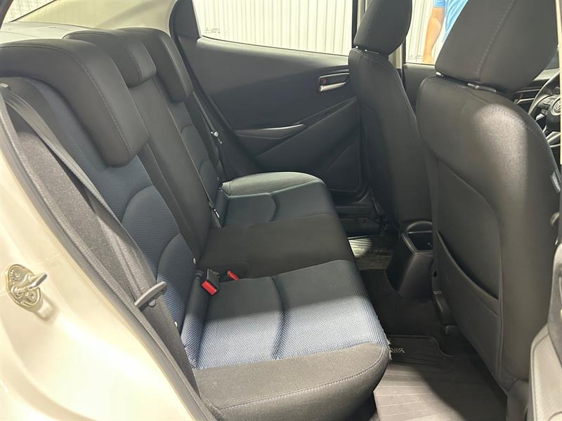toyota Yaris Sedan 2018 - 17
