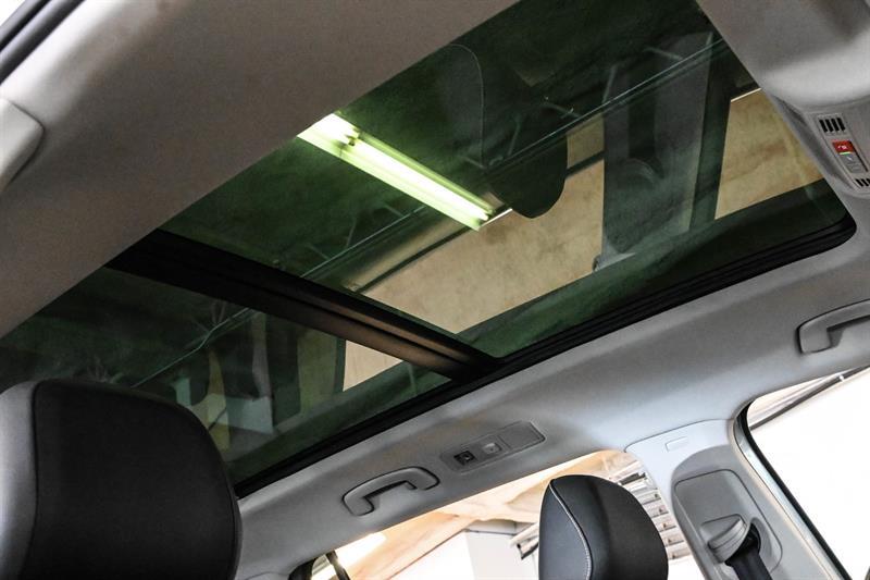 2022 Volkswagen Tiguan - Image 8