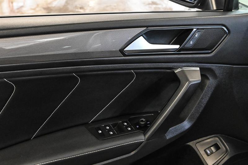 2022 Volkswagen Tiguan - Image 20