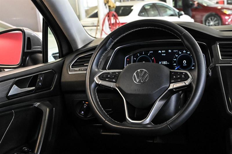 2022 Volkswagen Tiguan - Image 24