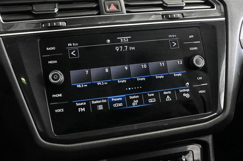 2022 Volkswagen Tiguan - Image 30