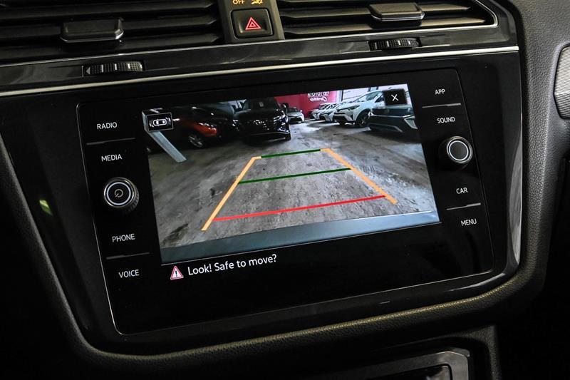 2022 Volkswagen Tiguan - Image 31