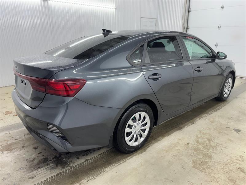 2022 Kia Forte - Image 5