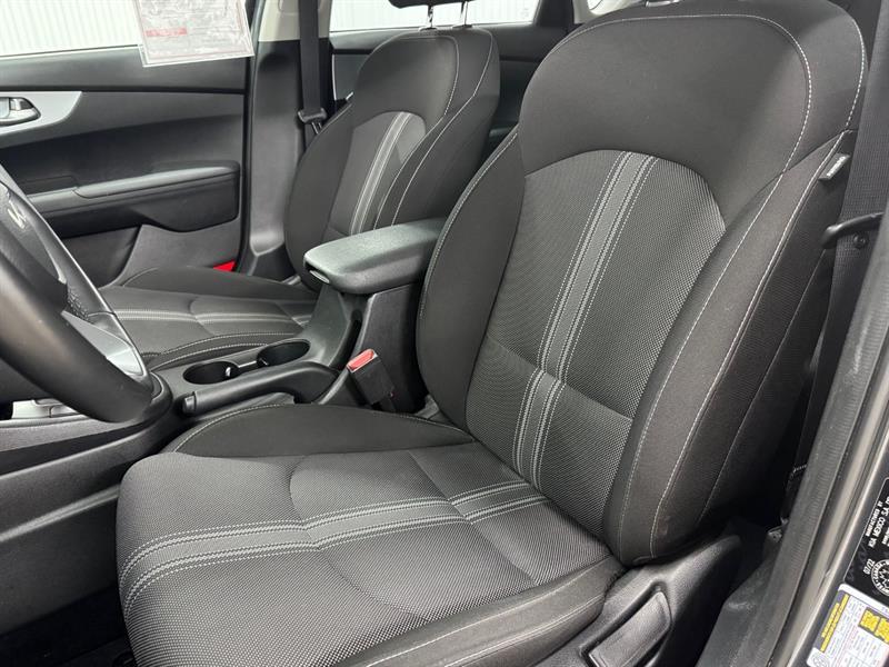 2022 Kia Forte - Image 11