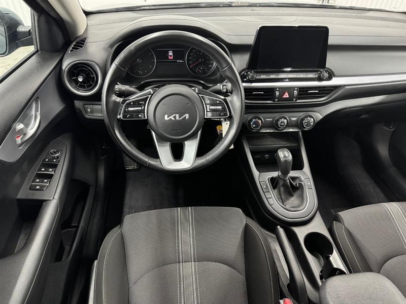 2022 Kia Forte - Image 22