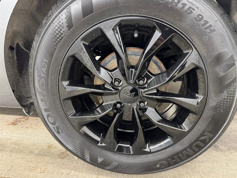 2024 Nissan Versa - Image 11