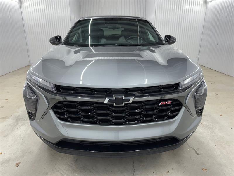 2025 Chevrolet Trax - Image 2