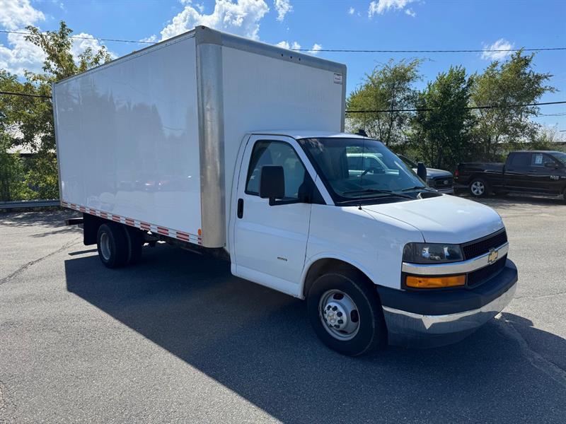 2019 Chevrolet Express - Image 4