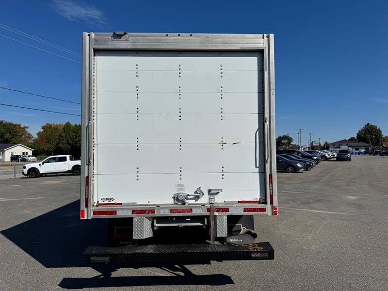 2019 Chevrolet Express - Image 7