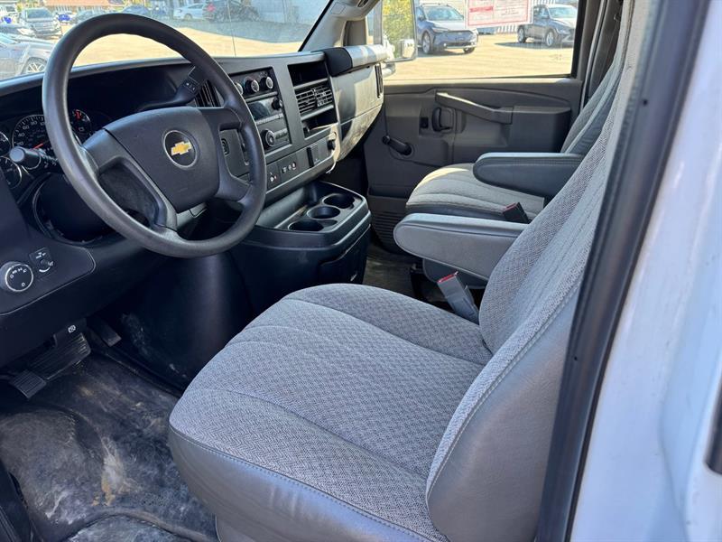 2019 Chevrolet Express - Image 10