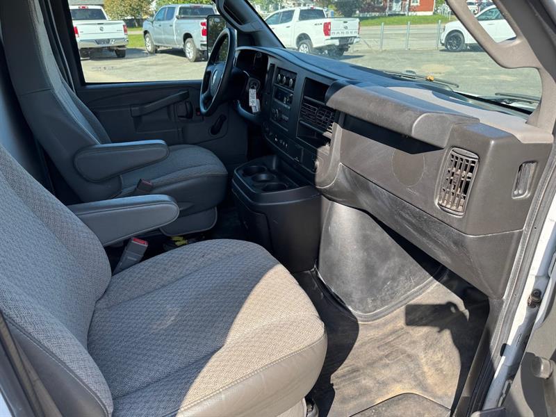 2019 Chevrolet Express - Image 13