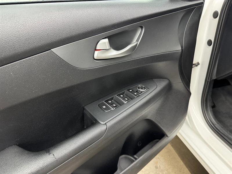 2020 Kia Forte - Image 13