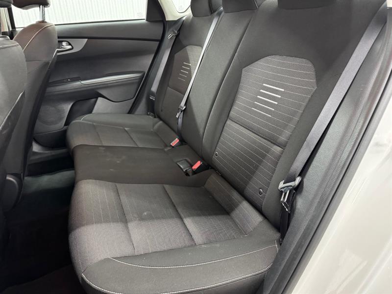 2020 Kia Forte - Image 16