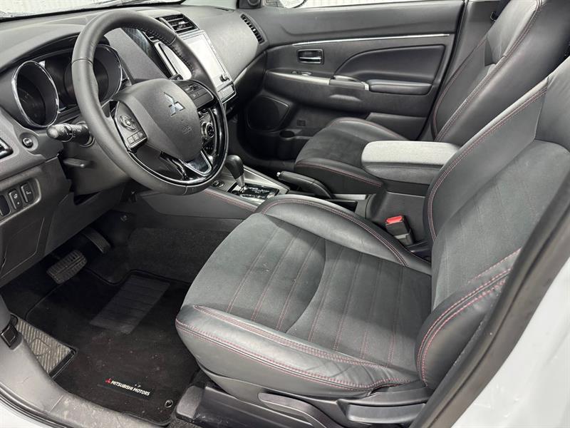 2023 Mitsubishi RVR - Image 14