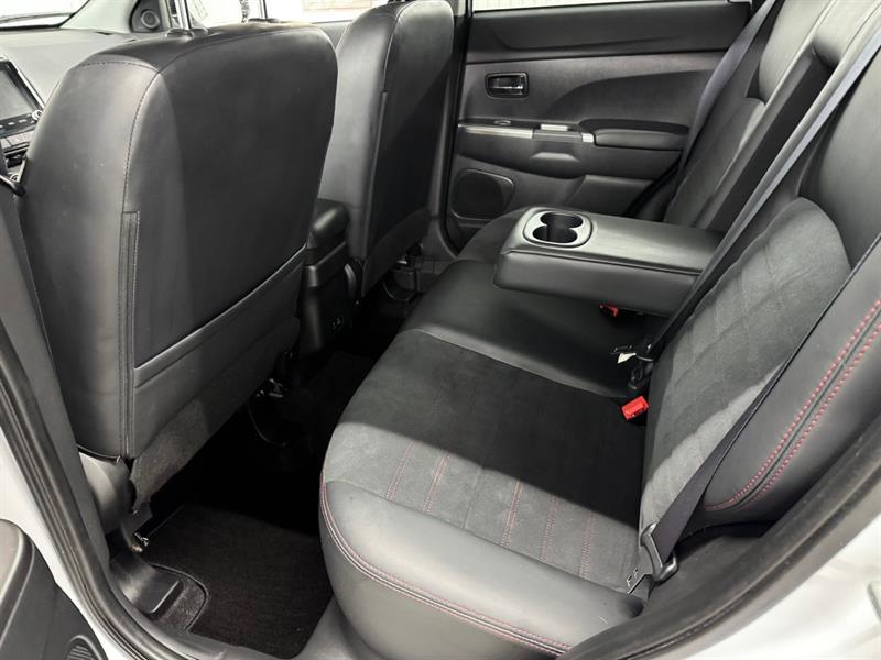 2023 Mitsubishi RVR - Image 17