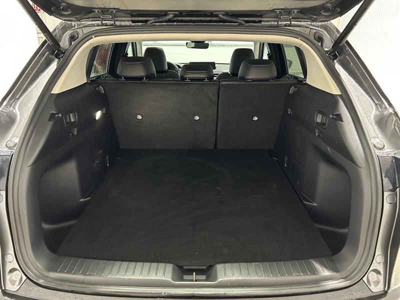 2024 Mazda CX-50 - Image 17