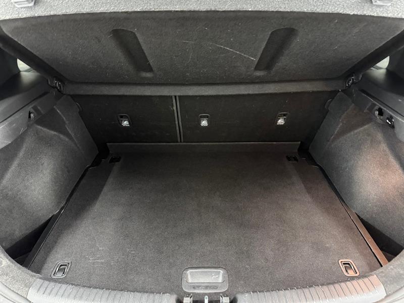 2020 Hyundai Elantra - Image 23