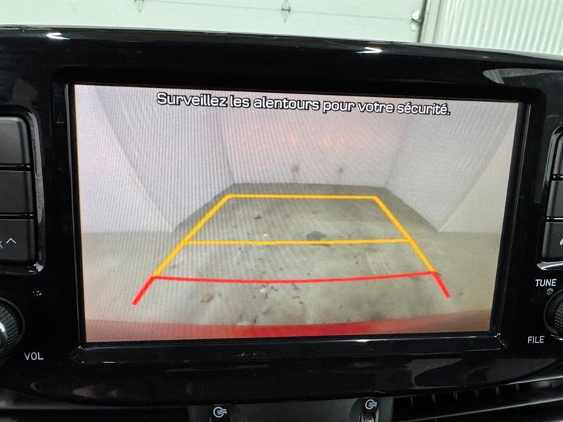 2020 Hyundai Elantra - Image 24