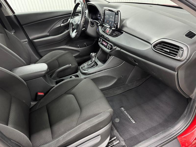2020 Hyundai Elantra - Image 25