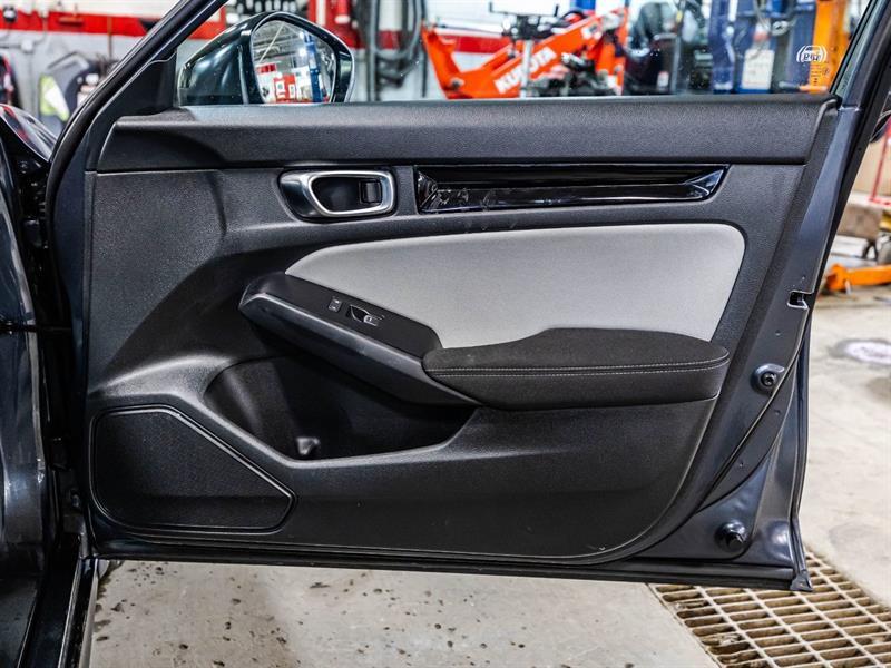 2025 Honda Civic - Image 16