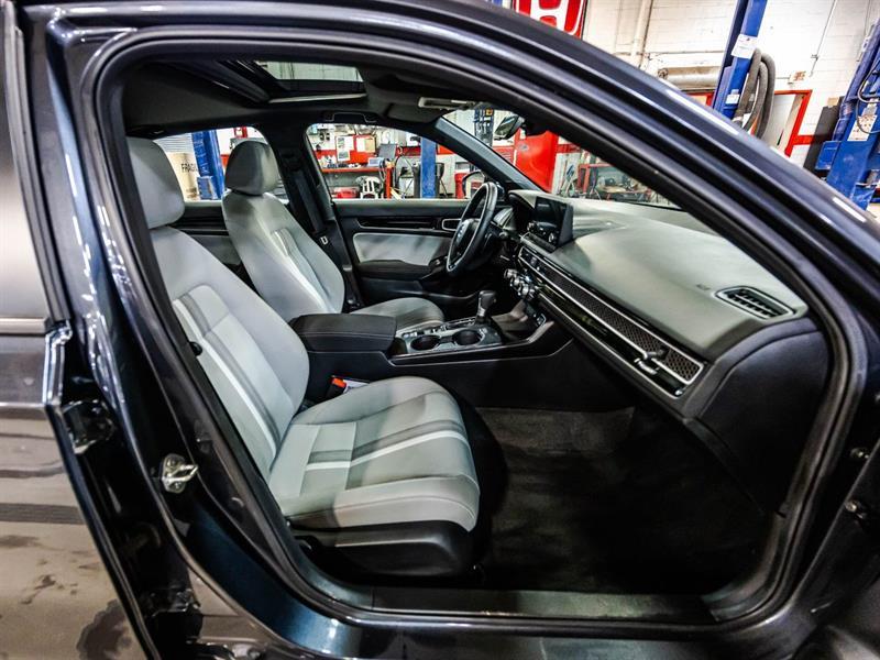 2025 Honda Civic - Image 17