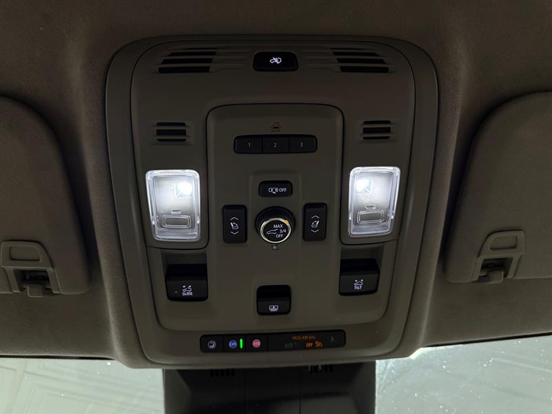 cadillac Escalade 2022 - 26