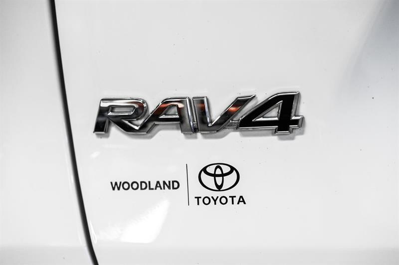 2022 Toyota RAV4 - Image 12
