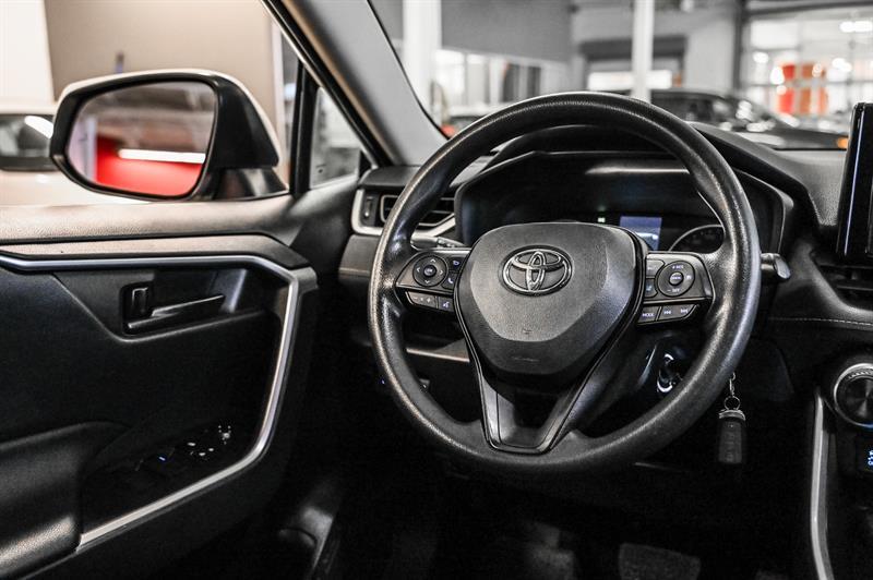 2022 Toyota RAV4 - Image 30